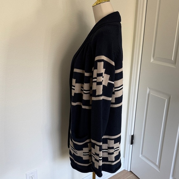 Pendleton Navy and Cream Cardigan - Picture 9 of 10